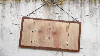 挂木标志灰色的混凝土墙框架水泥墙大木标志挂绳子混凝土墙复制空间