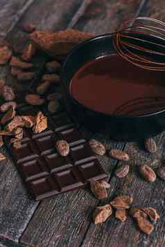 准备手工制作的巧克力糖果成分使巧克力可可豆子