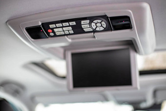 屏幕多媒体系统控制面板室内细节现代奢侈品车指示板大显示光按钮开关天花板屏幕多媒体系统