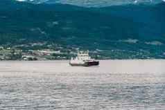 渡船船运输挪威白色乘客渡船峡湾挪威渡船穿越峡湾渡船巡航挪威峡湾