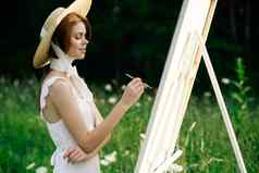 女人白色衣服艺术家爱好自然景观