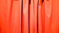 红色的窗帘背景丝绸布背景红色的缎织物波摘要纹理红色的音乐会窗帘完整的折叠