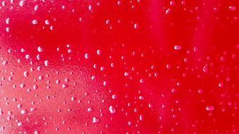 红色的车雨<strong>水滴</strong>收集前金属表面红色的<strong>水滴</strong>摘要背景