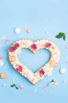 情人节一天心形的蛋糕花装饰概念礼物爱假期