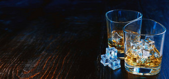 <strong>威士忌</strong>冰现代眼镜