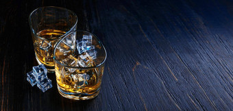 <strong>威士忌</strong>冰现代眼镜