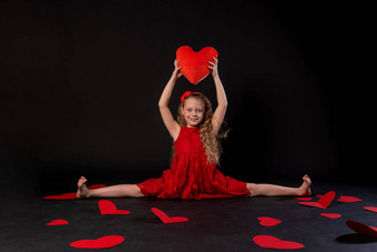 线手心纸心红色的设计地板上心可<strong>爱</strong>的浪漫灵感复制空间感觉黑色的红色的女孩衣服光着脚