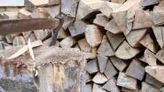 芯片柴火冬天加热刺叶片树桩切肉刀木处理收获农场干柴火堆放桩加热房子