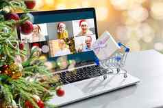 虚拟圣诞节会议团队在家中上班家庭视频调用远程会议电脑网络摄像头屏幕视图多样化的肖像爆头满足工作首页办公室快乐小时聚会，派对在线