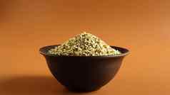 生绿色荞麦棕色（的）粘土板棕色（的）背景素食主义者有机食物概念概念饮食重量损失健康的适当的营养复制空间文本标志