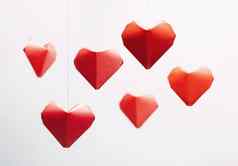纸折纸红色的心象征爱