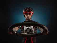 guy-cyclist自行车头盔自行车轮