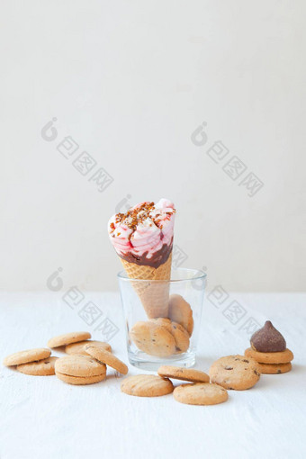 晶片锥美味的冰奶油巧克力饼干表格冰奶油锥玻璃饼干