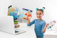 回来学校在线教育聪明的学校女孩教室童年研究在线画教训知识一天小女孩学生移动PC画图片标记生活数字年龄