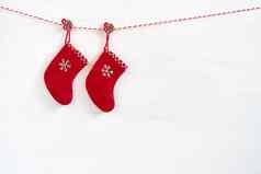 圣诞节背景红色的圣诞节袜子白色背景复制空间