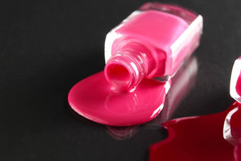 美背景瓶指甲波兰的瓶红色的勃艮第粉红色的游戏倒表格黑色的背景特写镜头视图一边前Copyspace