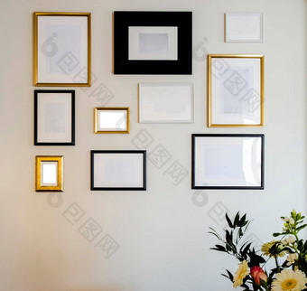 空黄金黑色的照片图片帧白色墙模拟照片文本复制空间现代设计奢侈品装饰