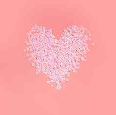 可爱的粉红色的心使粉红色的雏菊花色彩斑斓的柔和的彩色的背景前视图春天母亲一天爱情人节一天背景平躺复制空间