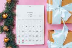 日历页面12月节日装饰粉红色的背景