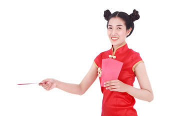 <strong>女人</strong>穿<strong>旗袍旗袍</strong>给红色的信封概念快乐中国人一年孤立的白色背景