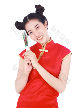 女人穿中国人<strong>旗</strong>袍衣服持有中国人风扇孤立的白色背景