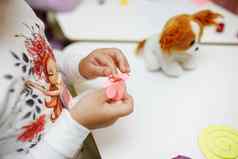 孩子培训首页检疫使折纸纸孩子们的创造力手关闭