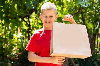 快乐男孩购物袋夏天销售黑色的星期五网络周一大销售孩子们工艺包手购买礼物