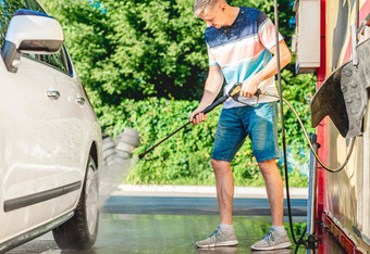 洗车高压力水