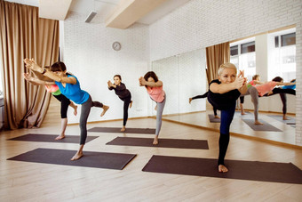 集团<strong>瑜伽</strong>实践地毯健身房