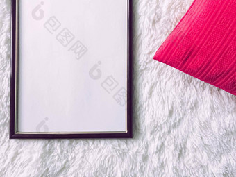 黑色的木框架粉红色的枕<strong>头</strong>打印模型奢侈品首<strong>页</strong>装饰室内设计<strong>海报</strong>可打印的艺术