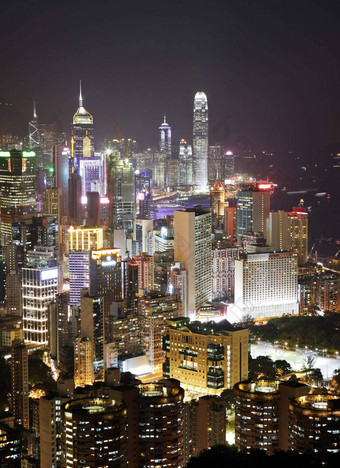 在香港香港拥挤的建筑晚上