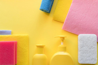 色彩斑斓的清洁集表面厨房浴室房间空的地方文本标志黄色的<strong>背景</strong>清洁服务概念清洁项目常规的清洁
