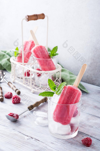 自制的树莓冰棍