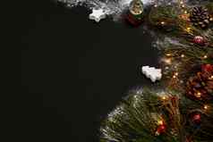 圣诞节圣诞节树彩色的装饰星星球黑色的背景