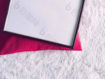 黑色的木框架粉红色的枕头打印模型奢侈品首页装饰<strong>室内设计海报</strong>可打印的艺术
