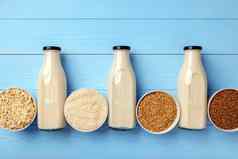 概念有机素食主义者乳制品牛奶玻璃牛奶瓶散装产品