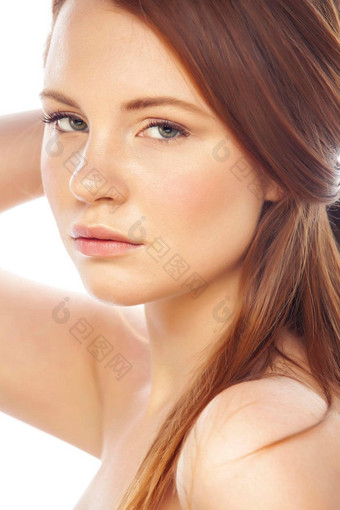水疗中心图片有吸引力的夫人年轻的红色的头发孤立的白色背景