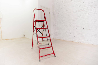 白色楼梯白色背景复制空间最小的风格概念动机建设修复