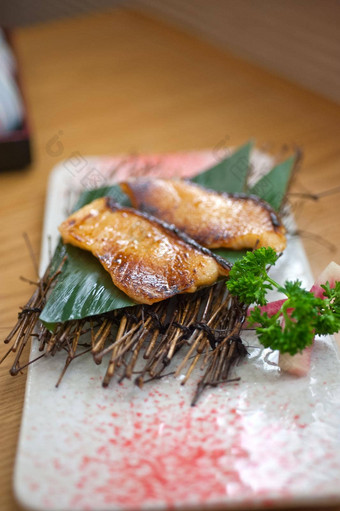 日本风格铁板烧烤鳕鱼鱼
