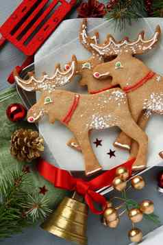 圣诞节姜饼elk-shaped饼干装饰