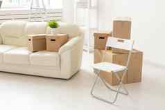 折叠椅子沙发盒子生活房间居民移动公寓概念建筑舒适的住房年轻的人