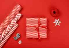 包装圣诞节礼物红色的白色纸