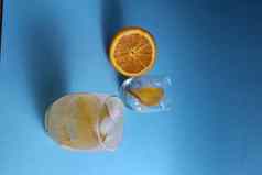 循序渐进的使柠檬水一步对于水果橙色苏打水水玻璃柠檬水橙色蓝色的背景的地方文本特写镜头