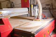 木金属生产概念切割仪器