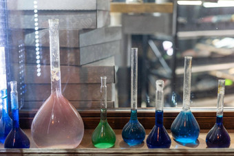 自然药物研究自然有机科学提取玻璃器皿替代绿色草医学自然皮肤护理美产品实验室发展概念