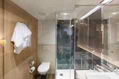 现代浴室白色陶瓷电器淋浴小屋