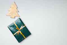 圣诞节礼物包装纸弓前视图