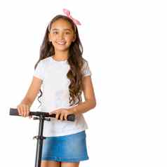 十几岁的女孩游乐设施踏板车