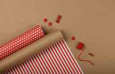 包装圣诞节礼物红色的棕色（的）纸