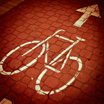 城市交通概念自行车骑自行车车道城市